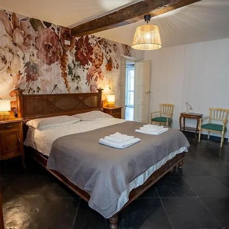La Canonica Apartment *